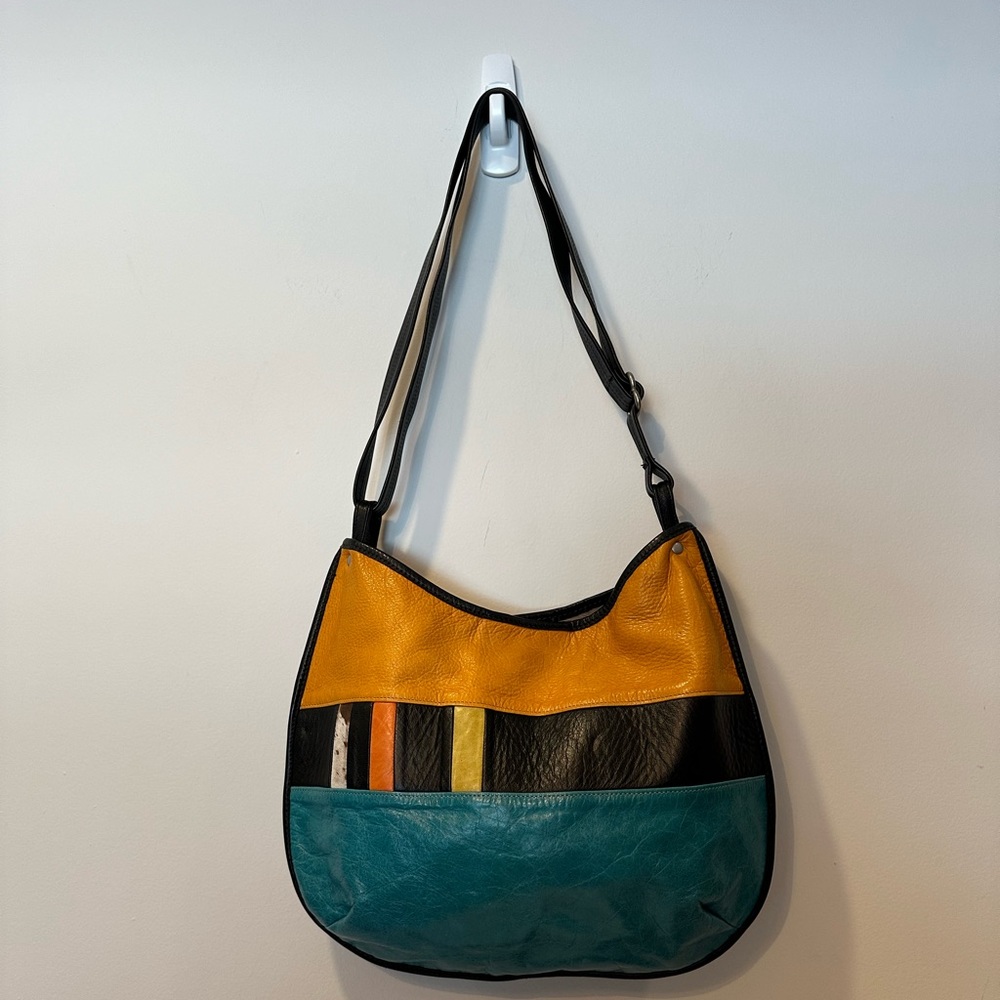 Turtle Ridge Leather Multi Color Crossbody - Picture 2 of 7
